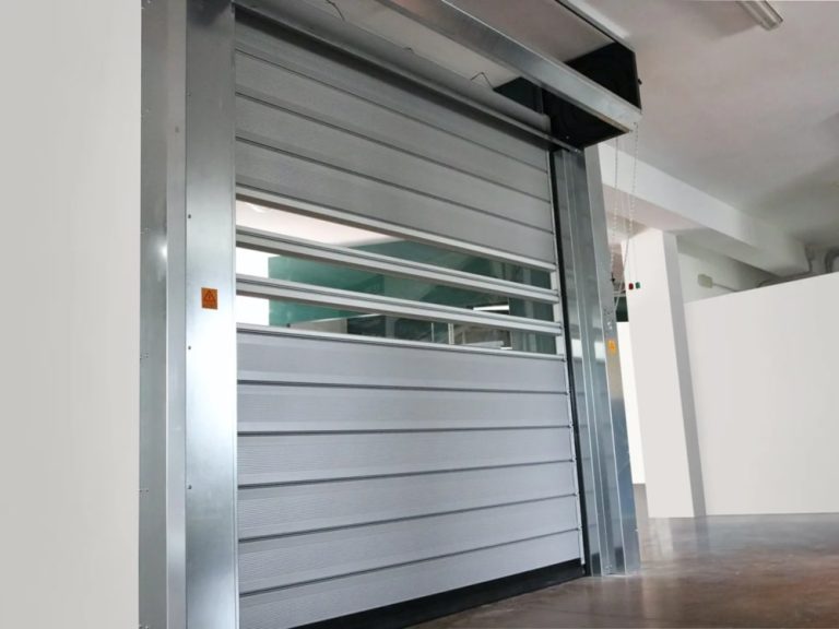 Portas Rápidas em Espiral: Quando Fazem Sentido em Garagens e Indústria